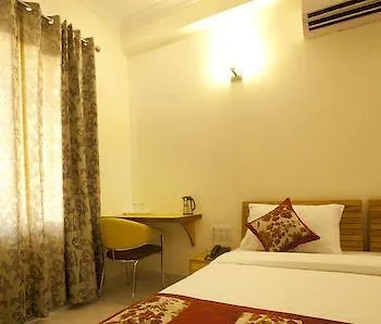 Oyo Premium Medanta Hotel Gurgaon 3*,