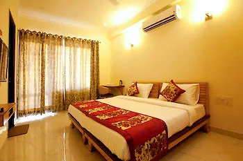 Oyo Premium Medanta Hotel Gurgaon